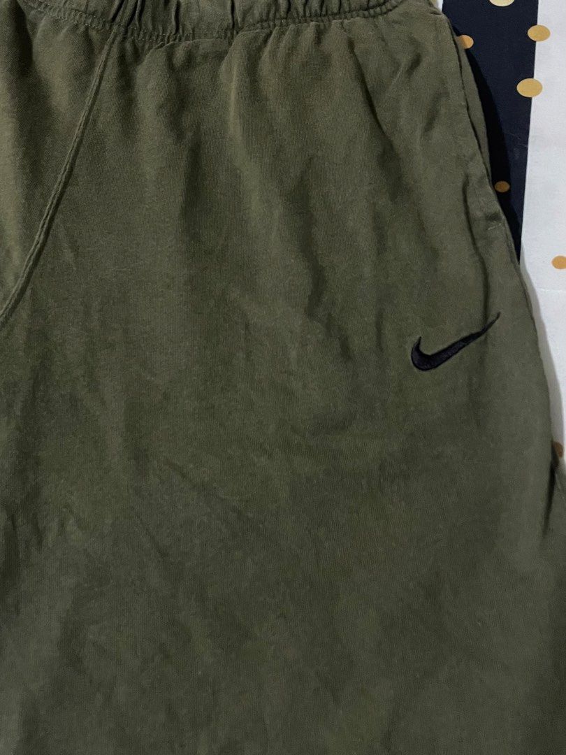 Nike Short (Category: Shorts) located in Valenzuela. Submitted by nk_thriftshop (Listing ID 1465677982, Image 2). Description: Waist: 30/35 Length: 20’5 Leg Opening: 12inch Issue: None Condition/Color Rate: 9/10.