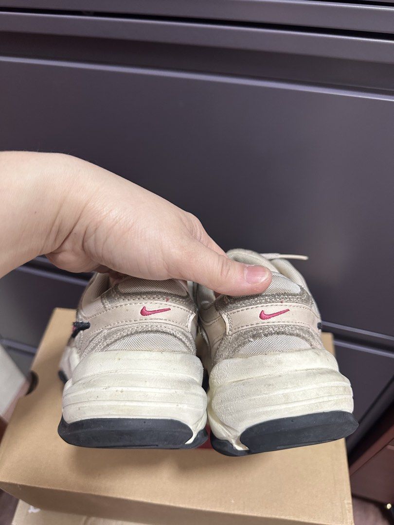 Nike size 7 womens (Category: Sneakers) located in Manila. Submitted by mitch2783 (Listing ID 1465602534, Image 3). Description: Need wash, As is. no box 800php.
