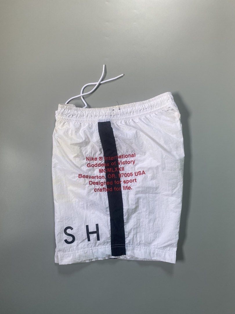Nike swoosh (Category: Shorts) located in Manila. Submitted by r4y.garm3nts (Listing ID 1465628918, Image 2). Description: Waist 32-40 Length 20.