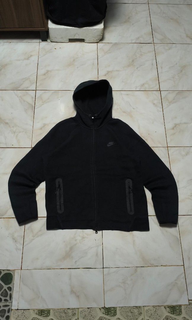 NIKE TECHFLEECE (Category: Hoodies) located in Calamba. Submitted by luckthriftph (Listing ID 1465716976, Image 1). Description: PTPA FOR SALE NIKE TECHFLEECE AUTHENTIC/LEGIT DIMES: 23.5W X 28L CONDITION: EXCELLENT COLOR RATE: 9.3/10 ISSUE: NONE MINE: 1300 + SHIP OR BEST OFFER LOCATION: CALAMBA, LAGUNA COURIER: JNT, LALAMOVE, IF LBC COP ONLY.