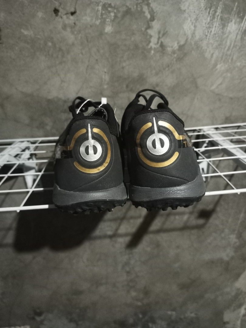 Nike Tiempo Turf Gold Metallic (Category: Sneakers) located in Mabalacat. Submitted by hasashoe (Listing ID 1465680521, Image 3). Description: SIZE ON PIC EXCELLENT CONDITION READY TO WEAR GOOD WORKING PERFORMANCE.
