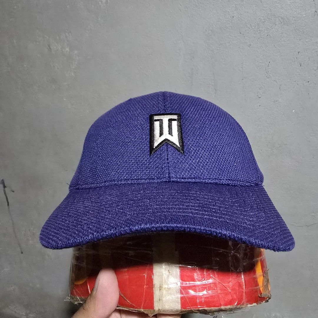 Nike Tiger Woods Close Cap (Category: Caps & Hats) located in Quezon City. Submitted by SuotKalyeManila (Listing ID 1465602657, Image 3). Description: Manage your expectations ukay ukay caps po ito at hindi po brand new pero minsan mga flaws pero wearable naman ang presyo po ay depende sa kondisyon ng cap Condition: Excellent Size: One Size Fits All Color Rate: 9.5/10 No Issue Laba na po and ready to wear pm for details .