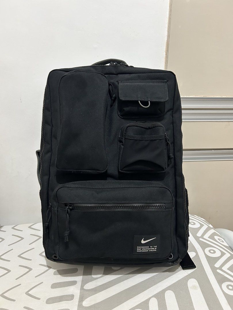 Nike Utility Elite Backpack 32L (Category: Backpacks) located in Davao. Submitted by ichigobosshater (Listing ID 1465699220, Image 1). Description: bnew condition authentic 32L used around 2weeks lg for duty no issues just pm! location: davao buyers expense for shipping fee.