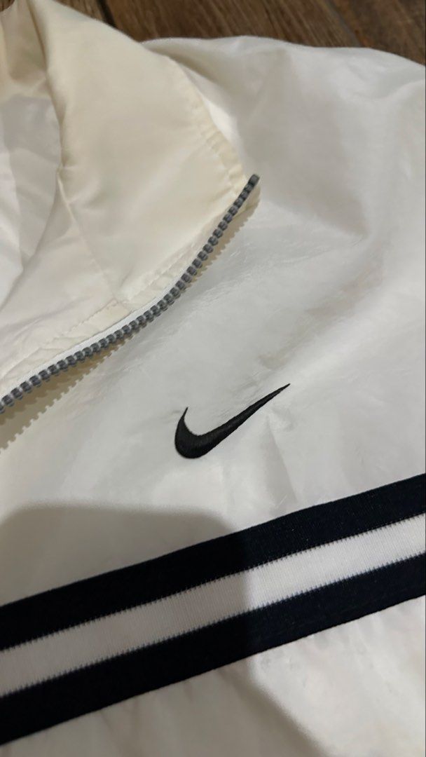 NIKE VINTAGE WINDBREAKER (Category: Coats, Jackets and Outerwear) located in Manila. Submitted by urban.vintage (Listing ID 1465735552, Image 3). Description: ISSUE:SEE THE PICS FOR ISSUE (NEED WASH) MOP :GCASH (NO COD) SHIP VIA: LALAMOVE & J&T LOCATION: PASIG CITY LENGTH: 28 WIDTH :27.