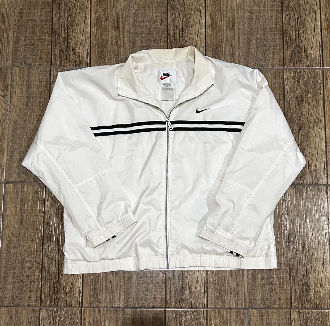 NIKE VINTAGE WINDBREAKER (Category: Coats, Jackets and Outerwear) located in Manila. Submitted by urban.vintage (Listing ID 1465735552, Image 1). Description: ISSUE:SEE THE PICS FOR ISSUE (NEED WASH) MOP :GCASH (NO COD) SHIP VIA: LALAMOVE & J&T LOCATION: PASIG CITY LENGTH: 28 WIDTH :27.