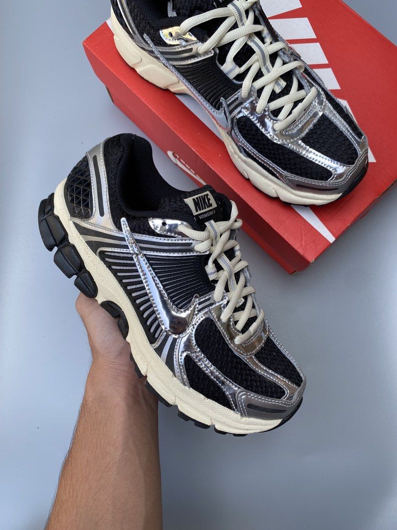 NIKE VOMERO 5 (Category: Sneakers) located in Iligan City. Submitted by jackofall.sole (Listing ID 1465619099, Image 1). Description: Nike Vomero 5 US 6 | EUR 38.5 | 24CM -Brand new condition (worn twice) -with replacement box ₱2999 + sf.