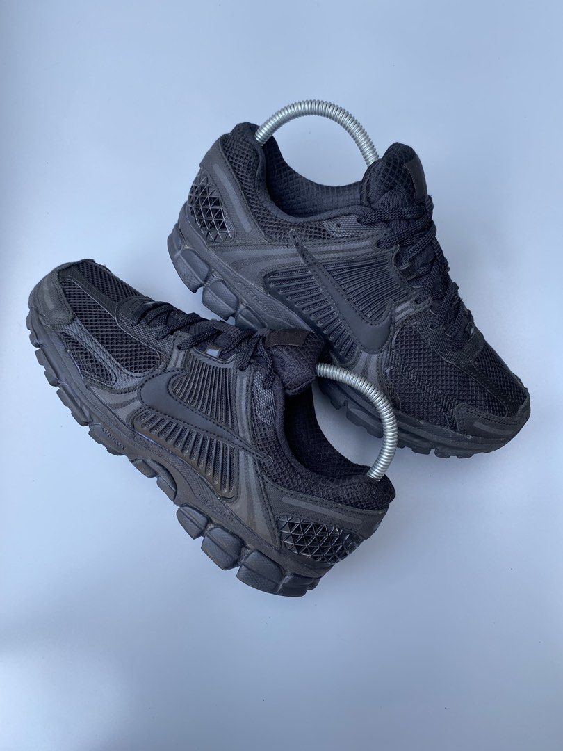 Nike Vomero 5 Triple Black (Category: Sneakers) located in Iligan City. Submitted by jackofall.sole (Listing ID 1465613099, Image 2). Description: Nike Vomero 5 Triple Black US 7.5 | EUR 40.5 | 25.5CM -Excellent condition, fresh outsole, slight deform on left shoe left swoosh (unnoticeable when worn).