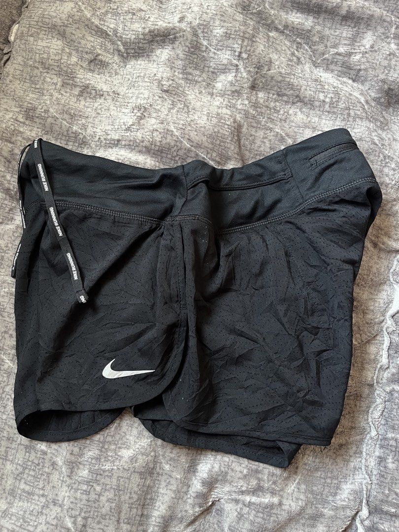 Nike womens running short (Category: Activewear) located in Davao. Submitted by hev-adi (Listing ID 1465613843, Image 1). Description: Nike womens running short Waistline: 32-34 size XL Length: 11 In excellent condition, with inner cycling and back pocket 🏷️450.
