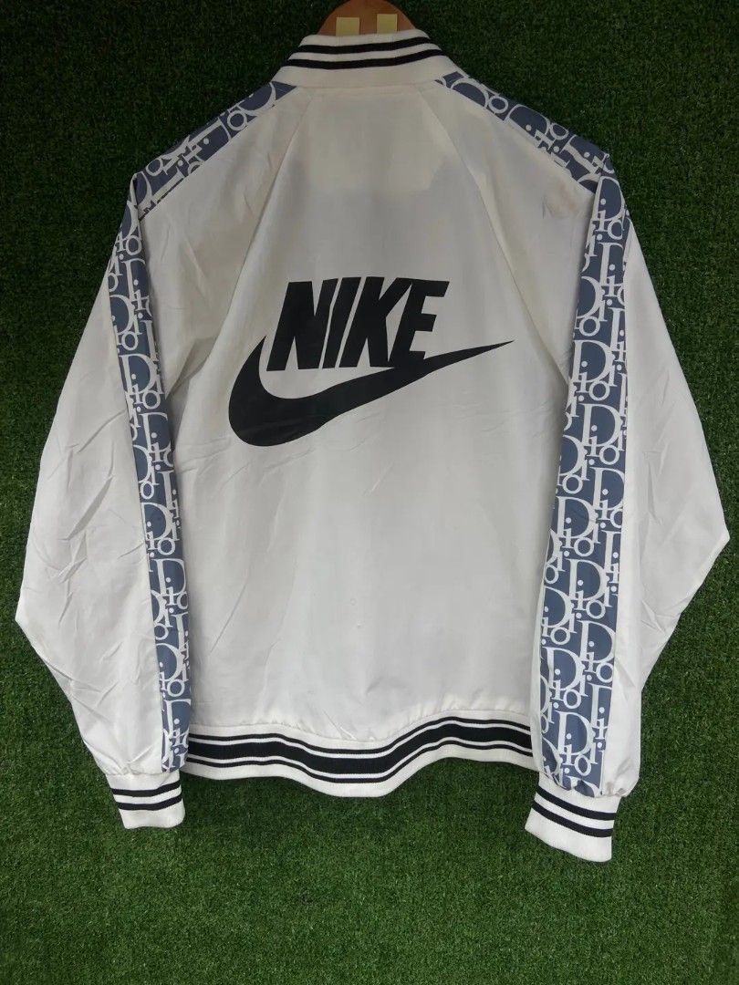 NikexDior (Category: Coats, Jackets and Outerwear) located in Cavite. Submitted by preloved_archives. (Listing ID 1465755029, Image 2). Description: M on tag.