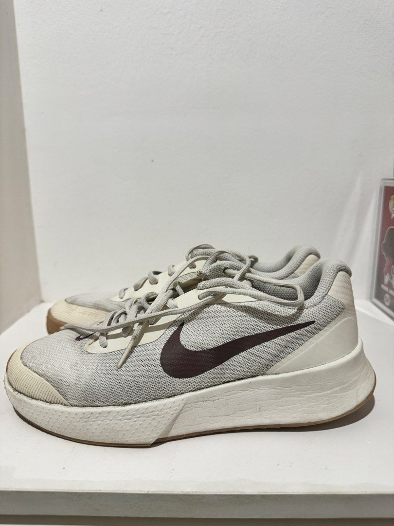 Nile Vapor Lite 3 (Category: Sneakers) located in Davao. Submitted by tubbyandchuckie (Listing ID 1465730433, Image 2). Description: For sale: Nike Vapor Lite 3 Size US 9 Women’s (26CM) Purchased thru Nike App last Jan 2026 Extra shoes Needs cleaning, please manage your expectations Negotiable RFS: extra shoes.