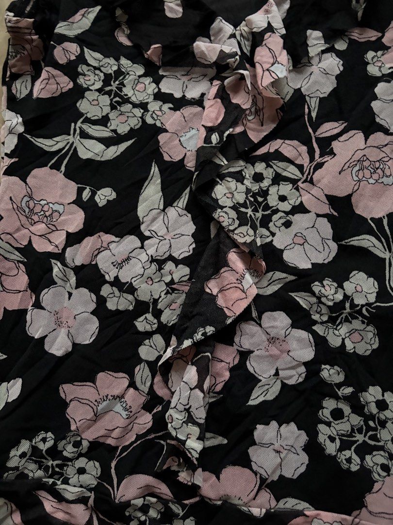 NY & Co Black Floral Mesh Ruffle Top (Category: Others Tops) located in Quezon City. Submitted by tidyup.lara (Listing ID 1465588089, Image 2). Description: Size XS Shoulder 14” Bust 30” Waist 28” Length 23” Condition 8/10: used but in good condition .
