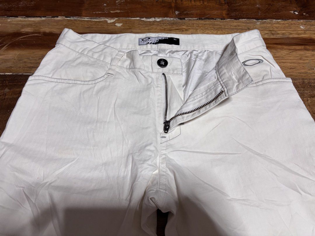 Oakley y2k pants (Category: Trousers) located in Cagayan de Oro. Submitted by kirkwax_4 (Listing ID 1465634542, Image 3). Description: Oakley y2k pants Size 30/31w In verygood condition No issue Needs wash lng 1.1k.