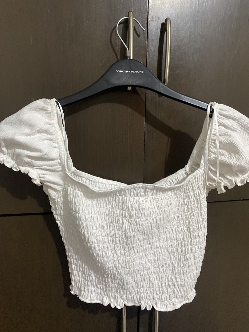 Off shoulder (Category: Others Tops) located in Manila. Submitted by raine_cloud (Listing ID 1465590304, Image 1). Description: .