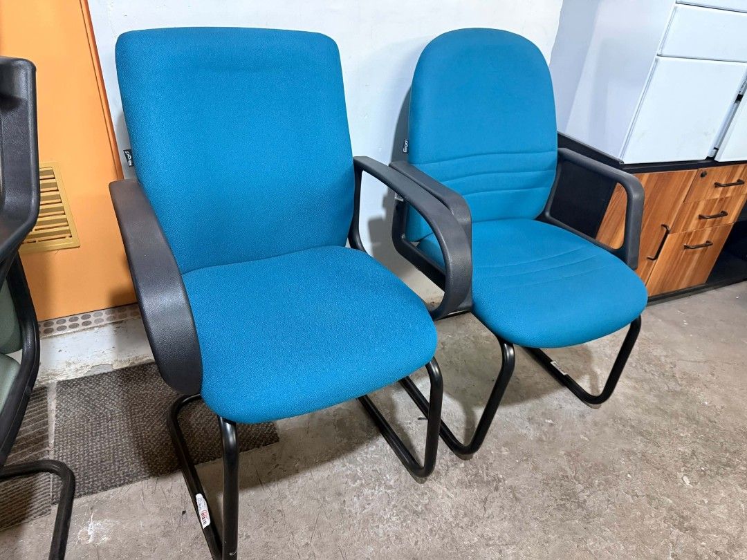 Office chair Ergo brand (Category: Chairs) located in Binan City. Submitted by plesisrhin96177 (Listing ID 1465659572, Image 3). Description: For sale Office chair Ergo brand Color blue Marami onhand.