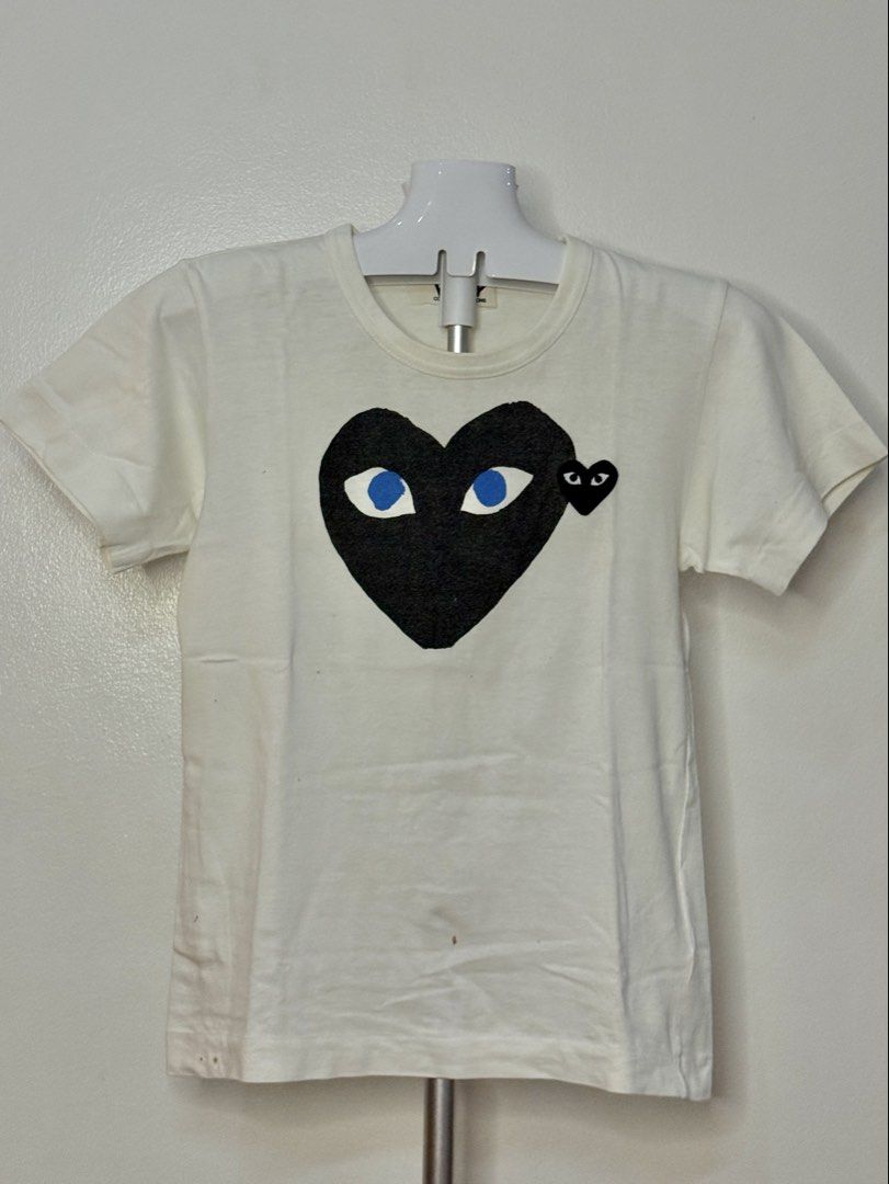 OG CDG (comme de garcon) Black Heart Shirt (Category: Shirts) located in Quezon City. Submitted by wear.again.ph (Listing ID 1465736945, Image 1). Description: 🩵 has stains but i think can be removed .