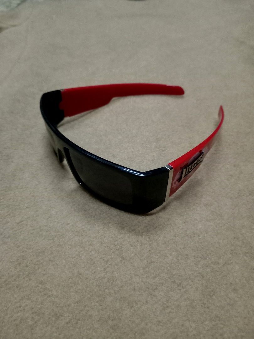 OG Locs Red Skull Sunglasses (Category: Sunglasses & Eyewear) located in Aguinaldo. Submitted by ukayandthrift (Listing ID 1465600891, Image 1). Description: .