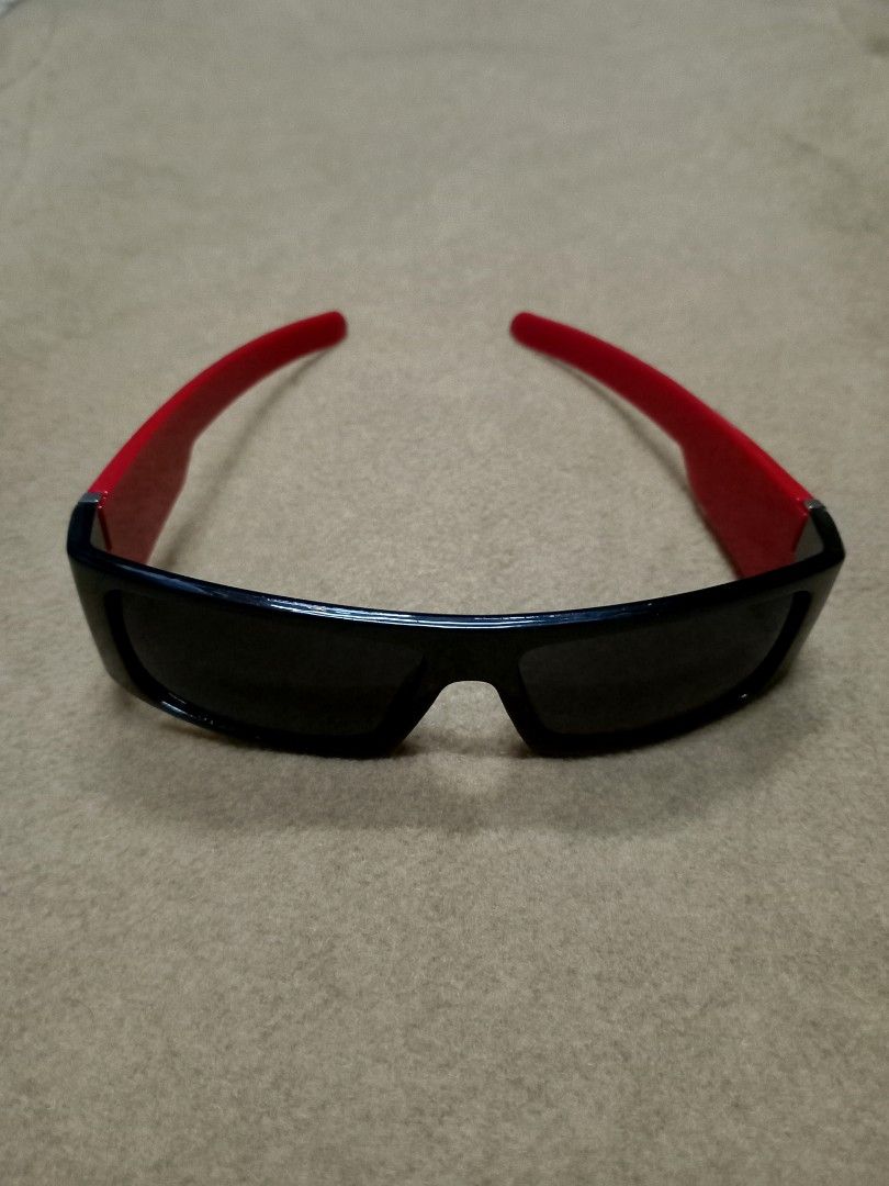 OG Locs Red Skull Sunglasses (Category: Sunglasses & Eyewear) located in Aguinaldo. Submitted by ukayandthrift (Listing ID 1465600891, Image 3). Description: .