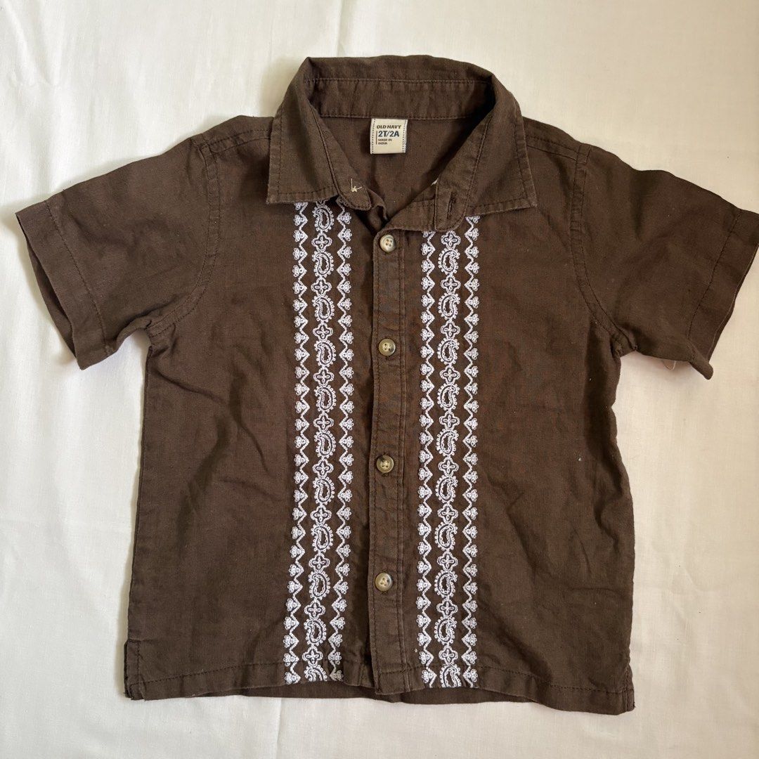 OLD NAVY Brown Polo (Category: Babies & Kids Fashion) located in Nabua. Submitted by fourpreloved_ (Listing ID 1465713312, Image 1). Description: 2Y (true to size).