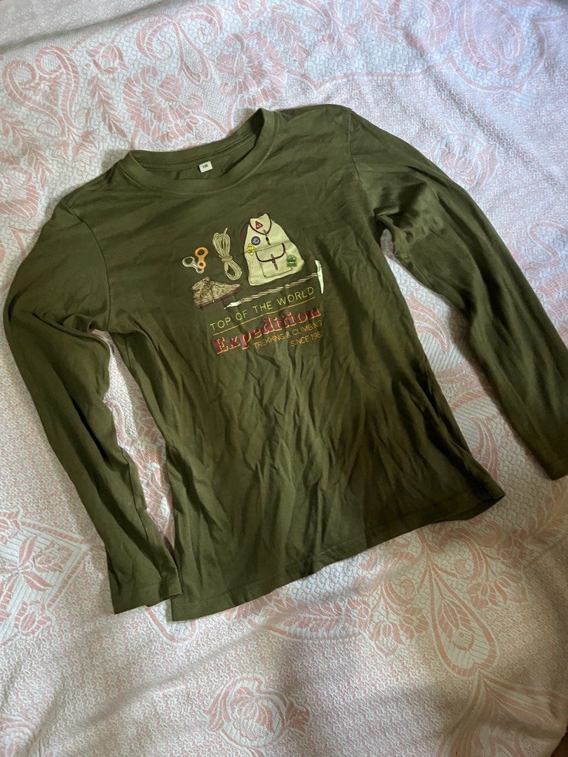 olive green long-sleeve tee with cool graphic designs (Category: Longsleeves) located in Cabanatuan. Submitted by the_saints.archive (Listing ID 1465604820, Image 2). Description: Size: (inch) L - 22 W - 17 Pwedeng layeran nalang stretchable yung tela Must read before buying Rules and policy: 📌 COLOR MAY VARY DUE TO LIGHTNING / USED OF FLASH 📌 NO RETURN OR REFUND POLICY 📌 ORDERS CANNOT BE CANCELLED ONCE AN OFFER HAS BEEN MADE OR ACCEPTED 📌 SH