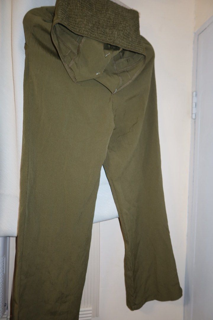 Olive Green Tube Coordinates/Terno (Category: Sets or Coordinates) located in Cavite. Submitted by mcjkim (Listing ID 1465704608, Image 2). Description: - Color: Olive green - Size: Fits small to medium frame - Condition: Like new, worn 3 times only - Material: Lightweight, textured fabric with a smocked back panel for extra stretch - Occasion: Ideal for evening outings, rooftop dinners, or weekend hangouts.