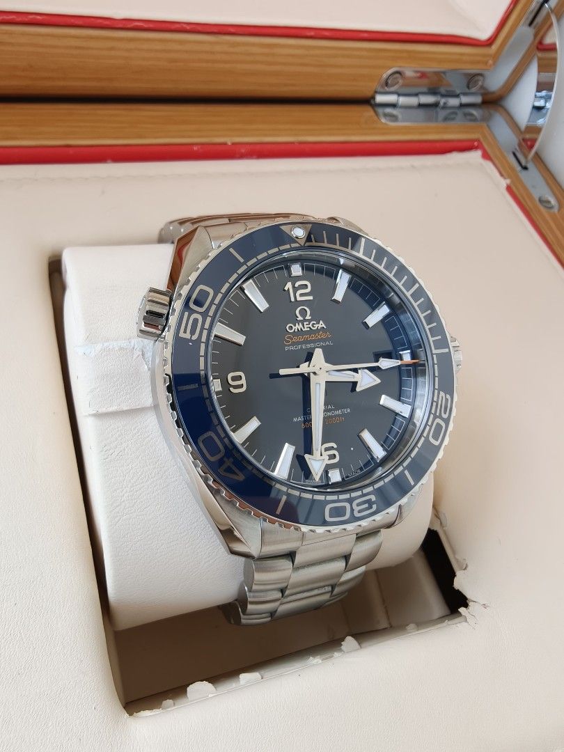 Omega Seamaster Planet Ocean 600M (Category: Luxury Watches) located in Quezon City. Submitted by rafmag2484 (Listing ID 1465698199, Image 1). Description: Omega Seamaster Planet Ocean Blue Dial Ref 215304421 43.5mm Complete set with wooden box, warranty and pictogram cards ₱240,000 only! .