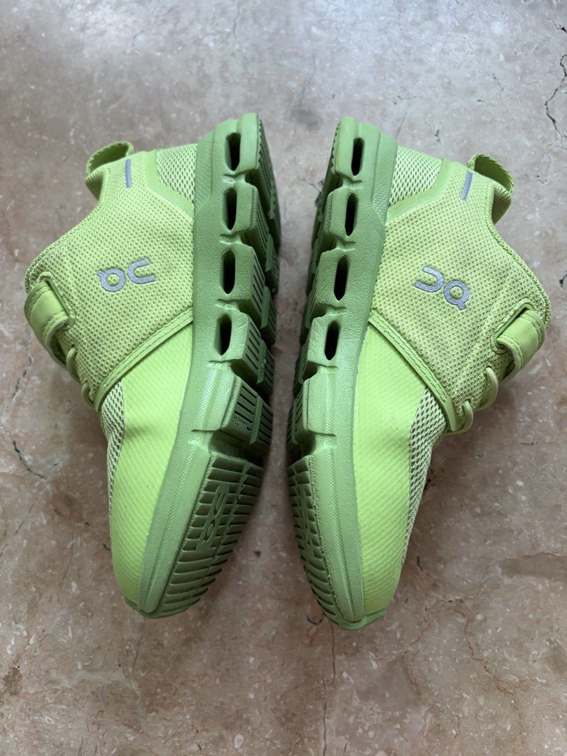 On Cloud Play Kids Sneakers, Lime Green (Category: Babies & Kids Fashion) located in Quezon City. Submitted by tidyup.lara (Listing ID 1465759245, Image 3). Description: US K11.5, UK K11, EU 29, 17.6 cm Sold as is Condition 8/10: used but in good condition.