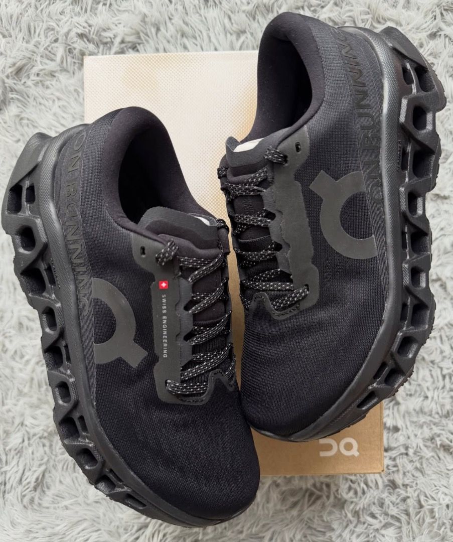 On Cloudmonster 3 Black size 6.5us W (23.5cm) (Category: Sneakers) located in Quezon City. Submitted by shoeplug.ph (Listing ID 1465693979, Image 1). Description: On Cloudmonster 3 Black size 6.5us W (23.5cm) brandnew / complete ₱7,500.