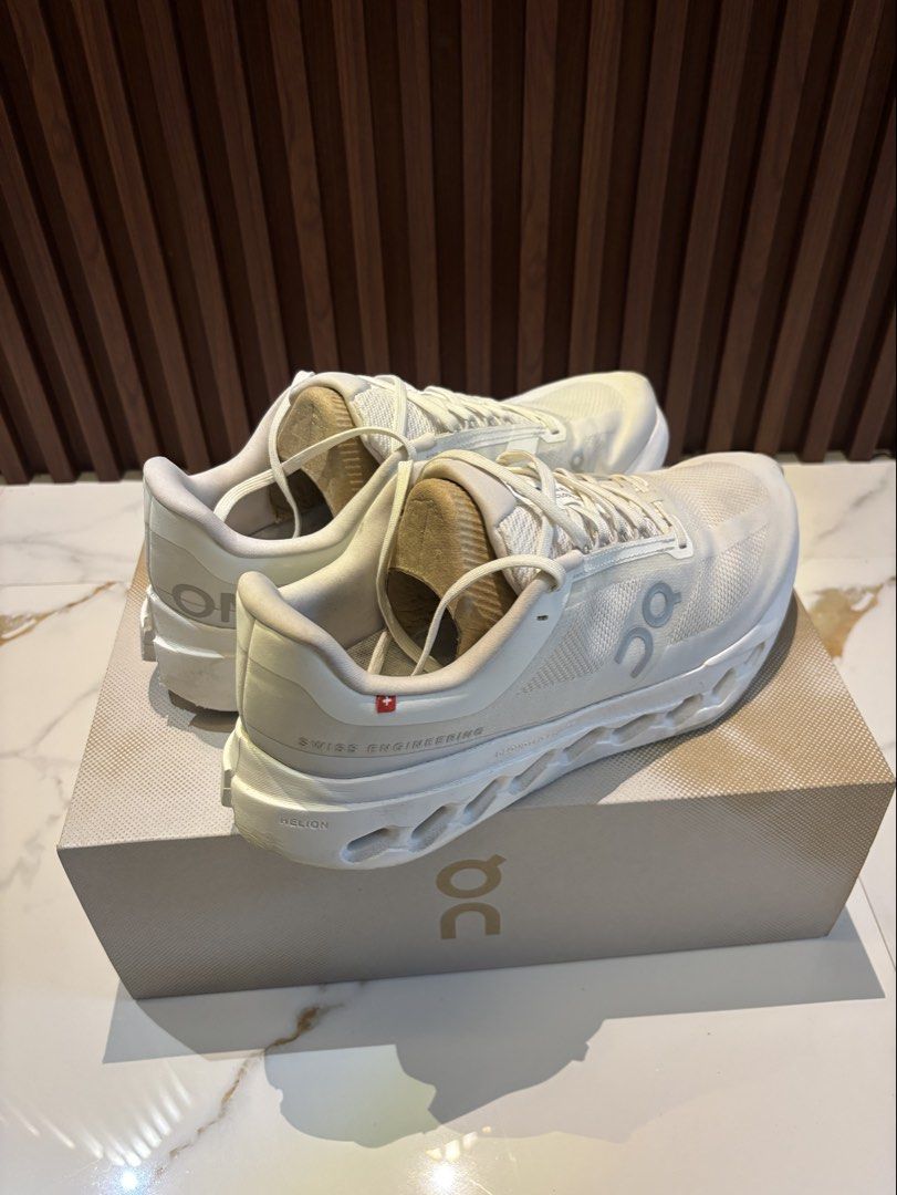 On Cloudsurfer Next White Men US 9.5 (Category: Sneakers) located in Villasis. Submitted by smnthg12 (Listing ID 1465673716, Image 1). Description: On Clouds ▪️On Cloudsurfer Next ▪️Size: US 9.5 MEN ▪️RFS: Not desired style.