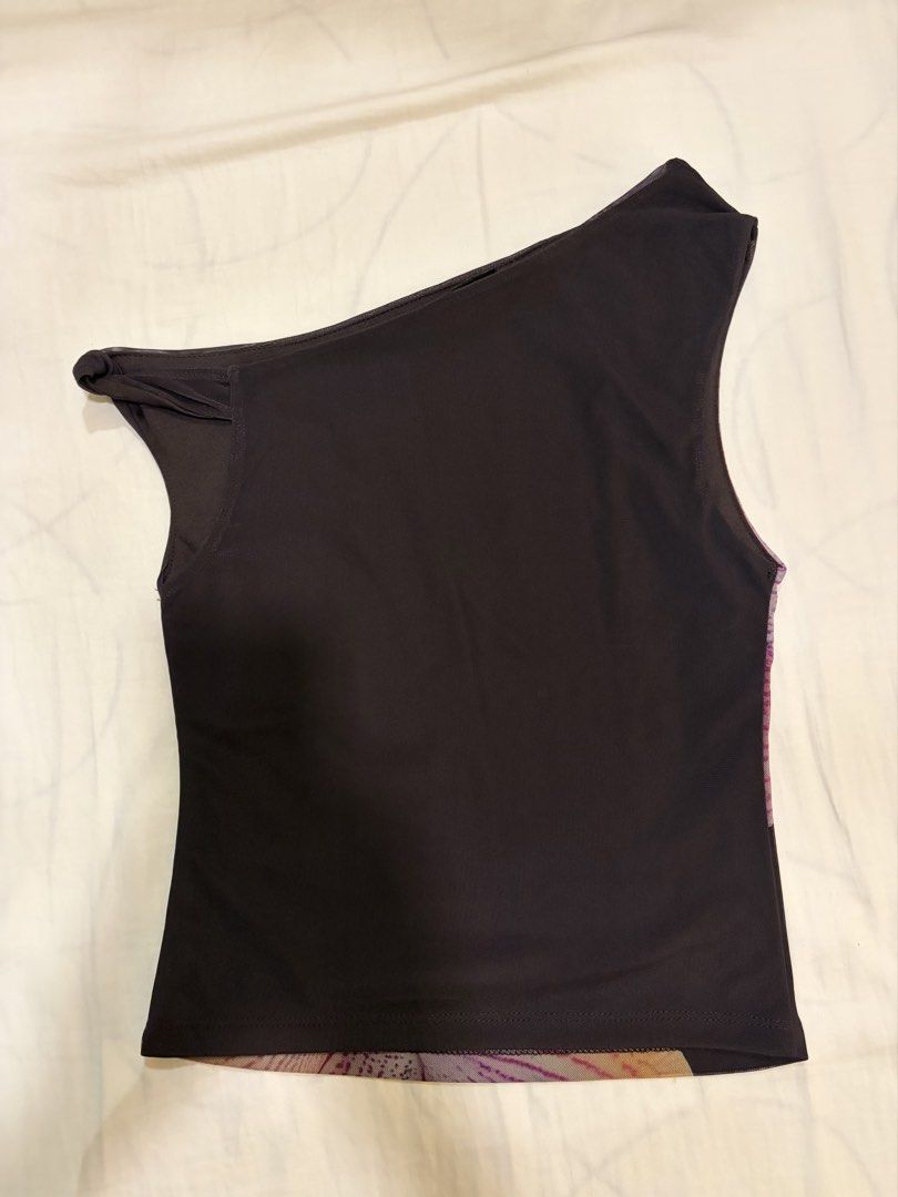 One-Shoulder Floral Mesh Top (Category: Sleeveless) located in Paranaque City. Submitted by mary_jj (Listing ID 1465673604, Image 3). Description: .