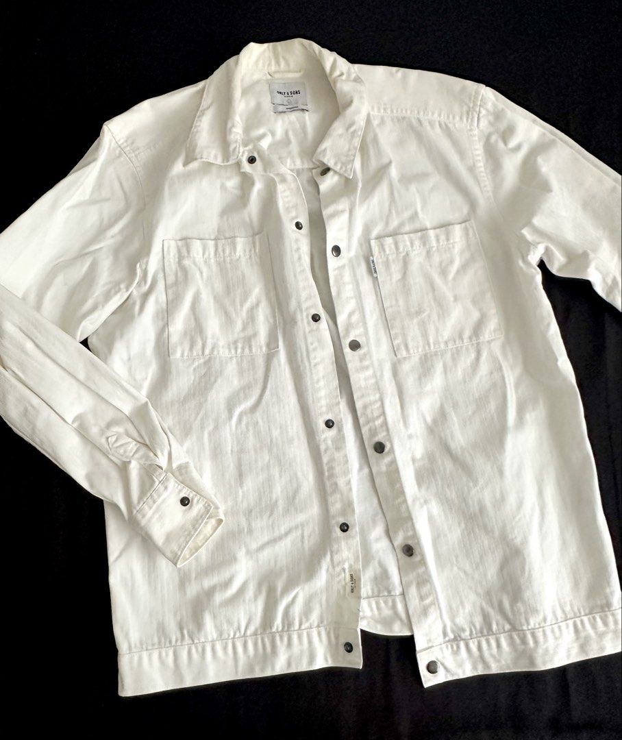 ONLY & SONS White Overshirt (Category: Coats, Jackets and Outerwear) located in Paranaque City. Submitted by kasheeko (Listing ID 1465621550, Image 1). Description: - Brand: ONLY & SONS Preloved Used a few times only Best fit M-L.