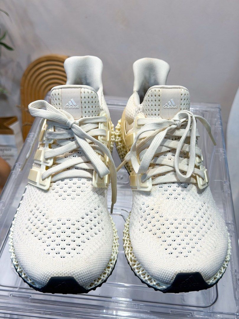 Original Adidas Ultra 4D Core White Shoes (Category: Sneakers) located in San Pedro. Submitted by maylynart09522 (Listing ID 1465662021, Image 2). Description: Original Adidas Ultra 4D Core White Shoes • size 8 (us) • used, pero matagal to nakastock lang sa acrylic box • no box included • free acrylic box • 8/10 condition, crack sa mismong logo sa front ₱6,000 + shipping fee (slightly negotiable) offer lang kayo pag usapan natin 📍SAN PEDRO LAGUN