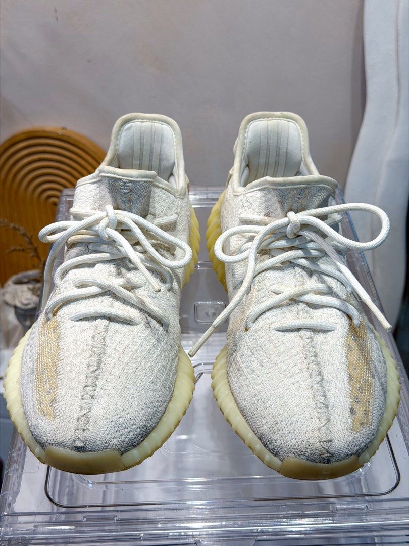 Original Adidas Yeezy (Category: Sneakers) located in San Pedro. Submitted by maylynart09522 (Listing ID 1465662569, Image 3). Description: Original Adidas Yeezy • size 8 (us) • used, pero matagal to nakastock lang sa acrylic box • no box included • free acrylic box • 8/10 condition ₱8,000 + shipping fee (slightly negotiable) offer lang kayo pag usapan natin 📍SAN PEDRO LAGUNA.