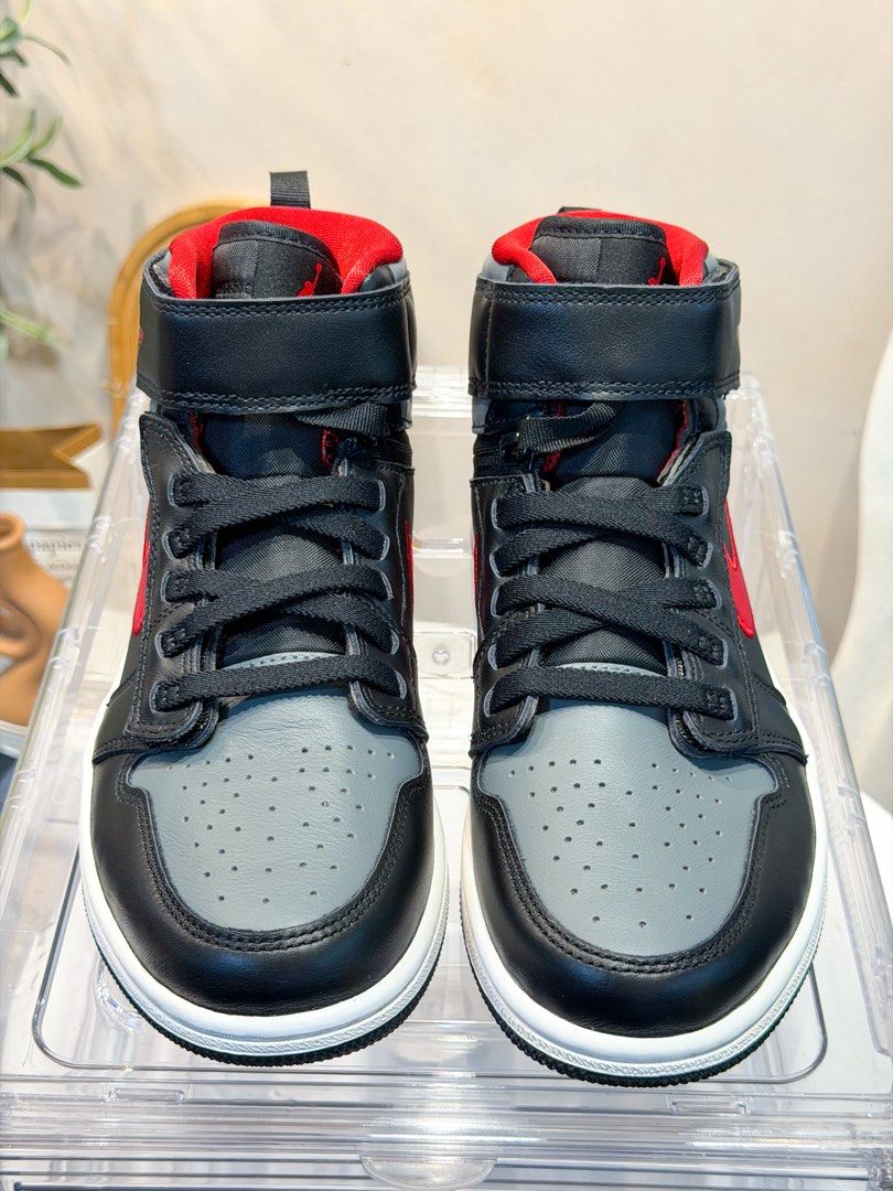 Original Air Jordan 1 Hi Flyease (Category: Sneakers) located in San Pedro. Submitted by maylynart09522 (Listing ID 1465663180, Image 2). Description: Original Air Jordan 1 Hi Flyease • size 8 (us) • like new, pero matagal to nakastock lang sa acrylic box • no box included • free acrylic box • 9/10 condition ₱8,000 + shipping fee (slightly negotiable) offer lang kayo pag usapan natin 📍SAN PEDRO LAGUNA.