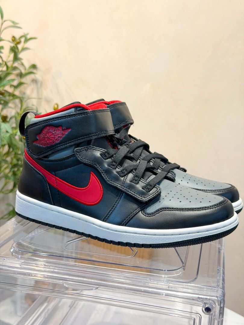 Original Air Jordan 1 Hi Flyease (Category: Sneakers) located in San Pedro. Submitted by maylynart09522 (Listing ID 1465663180, Image 3). Description: Original Air Jordan 1 Hi Flyease • size 8 (us) • like new, pero matagal to nakastock lang sa acrylic box • no box included • free acrylic box • 9/10 condition ₱8,000 + shipping fee (slightly negotiable) offer lang kayo pag usapan natin 📍SAN PEDRO LAGUNA.
