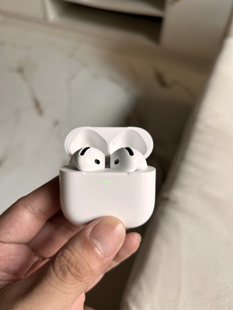 Original Apple Airpods 4 (Non ANC) (Category: Earphones) located in Manila. Submitted by Tjuan13 (Listing ID 1465586809, Image 1). Description: Try Secondhand Original Apple Airpods 4 (Non ANC) for only Php 5900 -100% Original -Free Usb C cable -Free Silicon Case -Smoothness 96% Front & 97% Back -Good battery life -Matagal Malowbat, Mabilis magcharge -Good quality -Crisp Button -Actual Photo -Ready to use -No Box -No swap -Free Shipping via Lalam