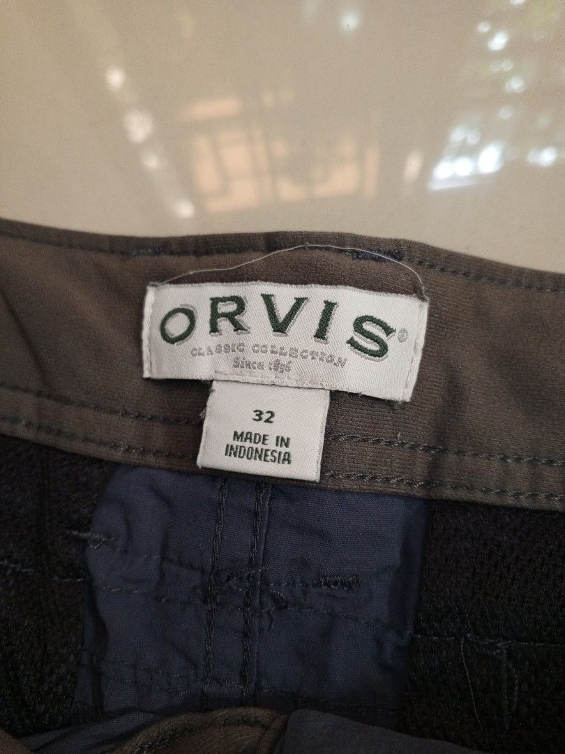 Orvis Classic Collection Cargo Shorts Size 32 Navy Blue (Category: Shorts) located in Orani. Submitted by thriftniea (Listing ID 1465651972, Image 3). Description: - Brand: Orvis - Style: Classic Collection cargo shorts - Condition: Brand new with tags attached - Size: 32 waist - Color: Navy Blue - Features: Multiple utility pockets on sides and front, button fly closure - Ideal for: Casual outdoor wear and everyday use.