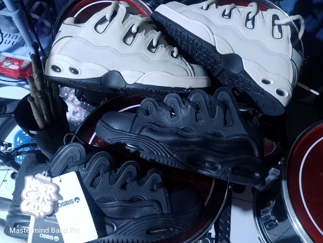 Osiris skate shoes chunky sneakers (Category: Sneakers) located in Cavite. Submitted by paul_nilayan (Listing ID 1465718865, Image 1). Description: location GMA Cavite osiris D3 OG tan black size 9.5 osiris D3 2001 all black SOLD ‼️ ‼️ ‼️ 4500 each‼️‼️‼️ - Brand/Model: Osiris chunky skate shoes - Colorway: Off-white upper with durable black rubber outsole - Style: Classic 90s puffy silhouette with thick laces and iconic logo details - Comfort: He