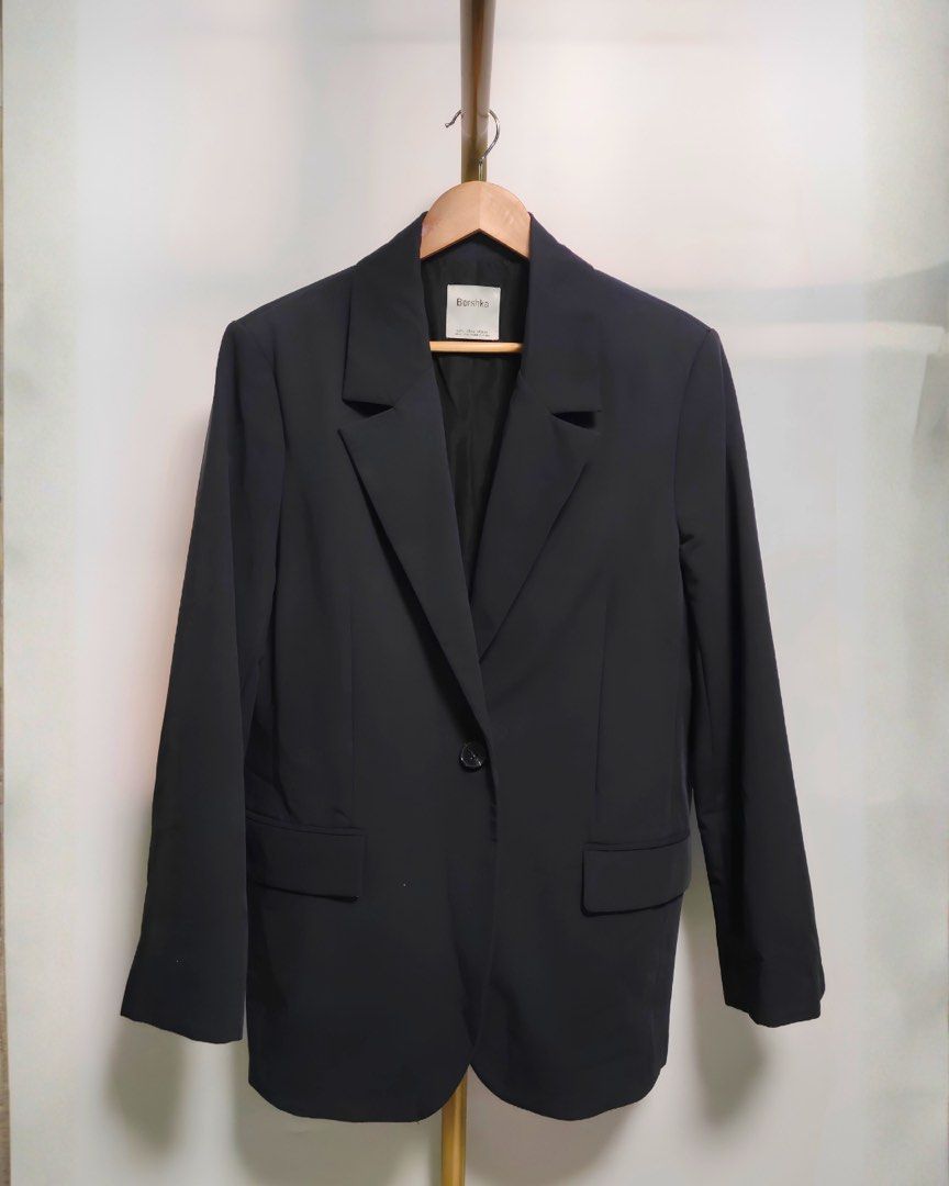 Oversized Blazer Navy Blue (Category: Coats, Jackets and Outerwear) located in Paranaque City. Submitted by closetclub308 (Listing ID 1465622730, Image 1). Description: Oversized Navy Blue Blazer Bershka Size: L (fits XL) Lightly Used .