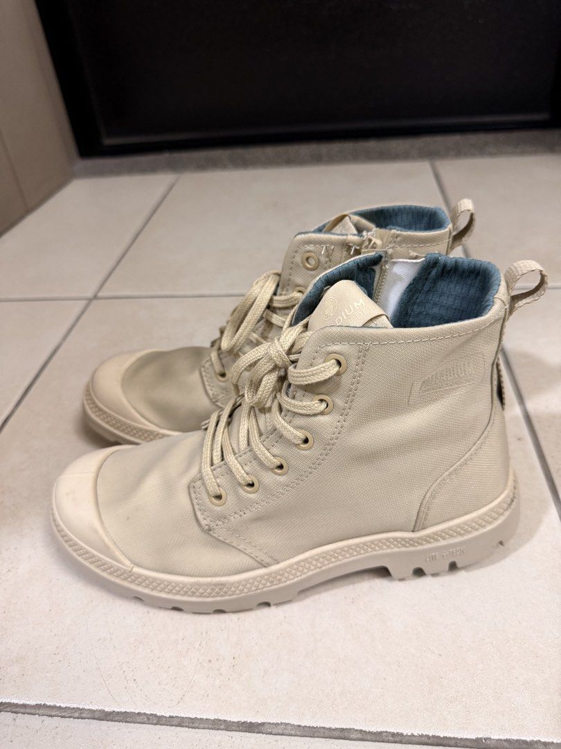 Palladium light waterproof boot (Category: Boots) located in San Isidro. Submitted by aylioooo (Listing ID 1465610836, Image 3). Description: .