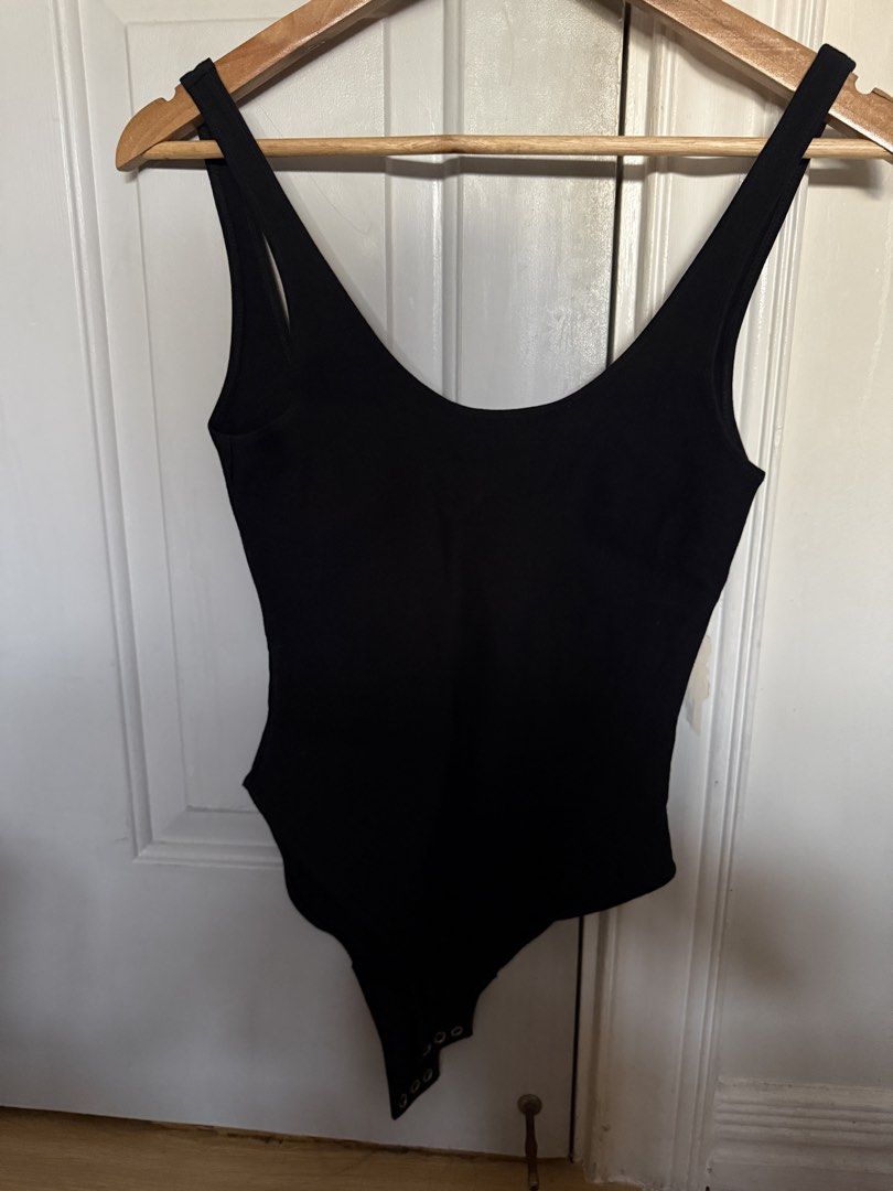 Patton Bodysuit (Category: Sleeveless) located in Pasig City. Submitted by shopaholic1113 (Listing ID 1465757897, Image 3). Description: Patton Bodysuit Size: XS .