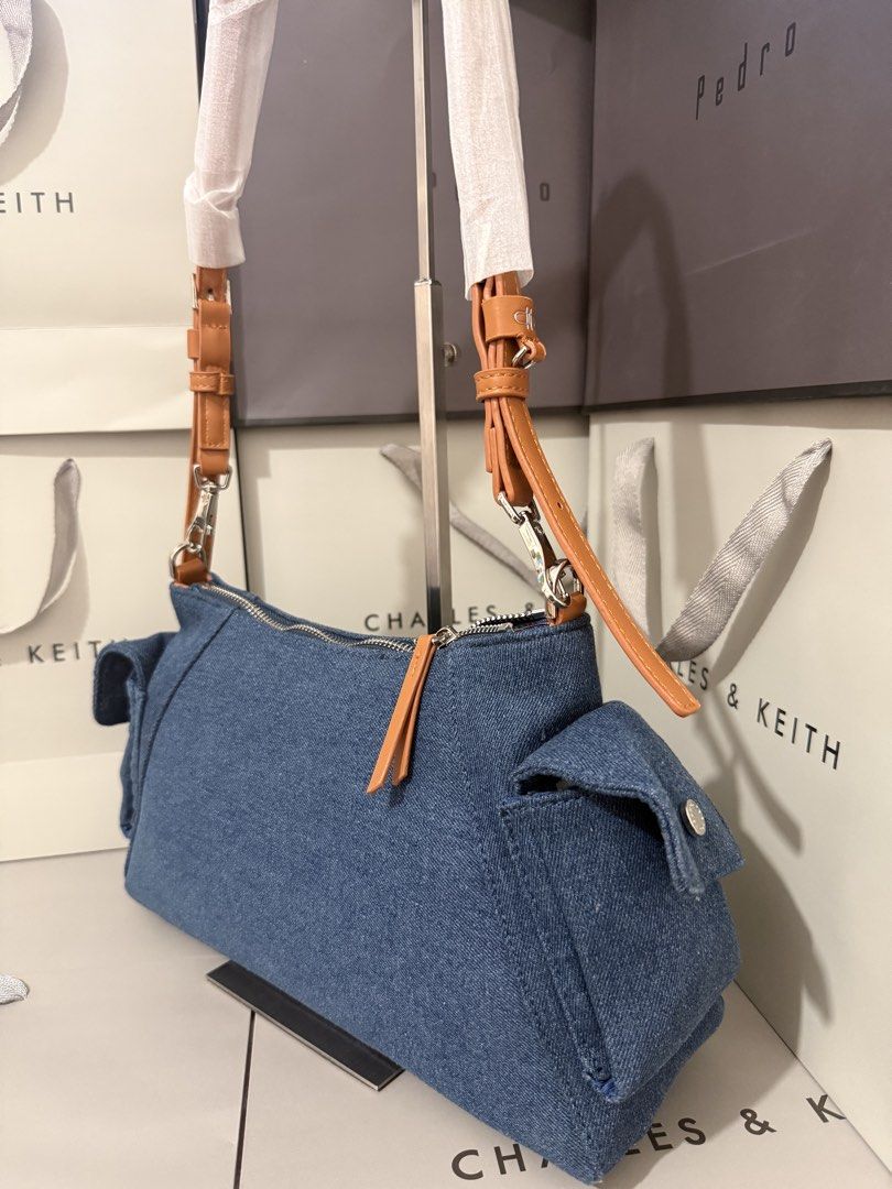 Pedro kristen hobo bag (Category: Cross-body Bags) located in Cavite. Submitted by miksycrls (Listing ID 1465618624, Image 3). Description: PedroBAGS AVAILABLE✨👜🛍️ 📌REMINDER PLS READ BELOW ⬇️ ✨INCLUSION✨ 🔗TAG&DUSTBAG 🔗WHAT YOU SEE IS WHAT YOU GET 🔗manage your expectations items are MPO | Mall Pull Out 📩 TO ORDER | ASK DETAILS | PHOTO’S: Send me a private message! +60paperbag 💸:GCASHH/GOTYMEE 📍:IMUSCAVITE 🚚:SCO|SPX EXPRESS SF ONLY📦 OTHE