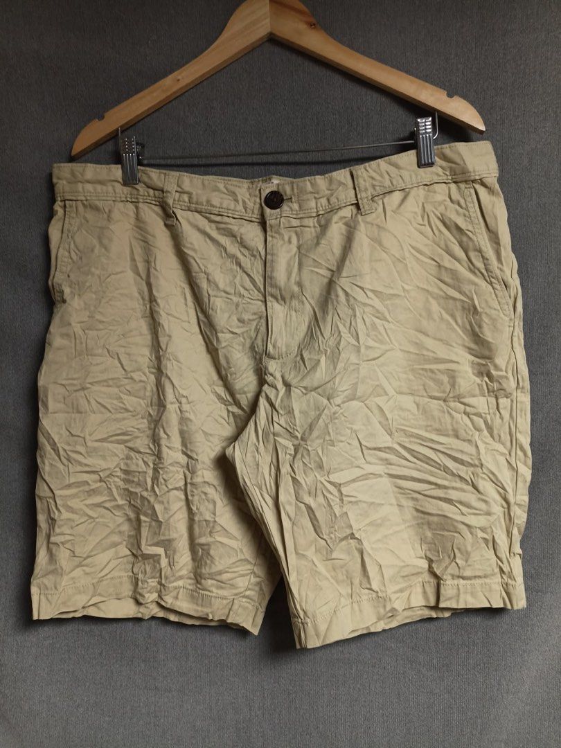 Penguin Walk Short (Category: Shorts) located in Cabuyao City. Submitted by ukaythriftshirt (Listing ID 1465696531, Image 1). Description: Penguin Walk Short Fresh from bale Excellent condition Waist 38 Length 20 Color rate 9/10 No hard issue need wash only - 550.