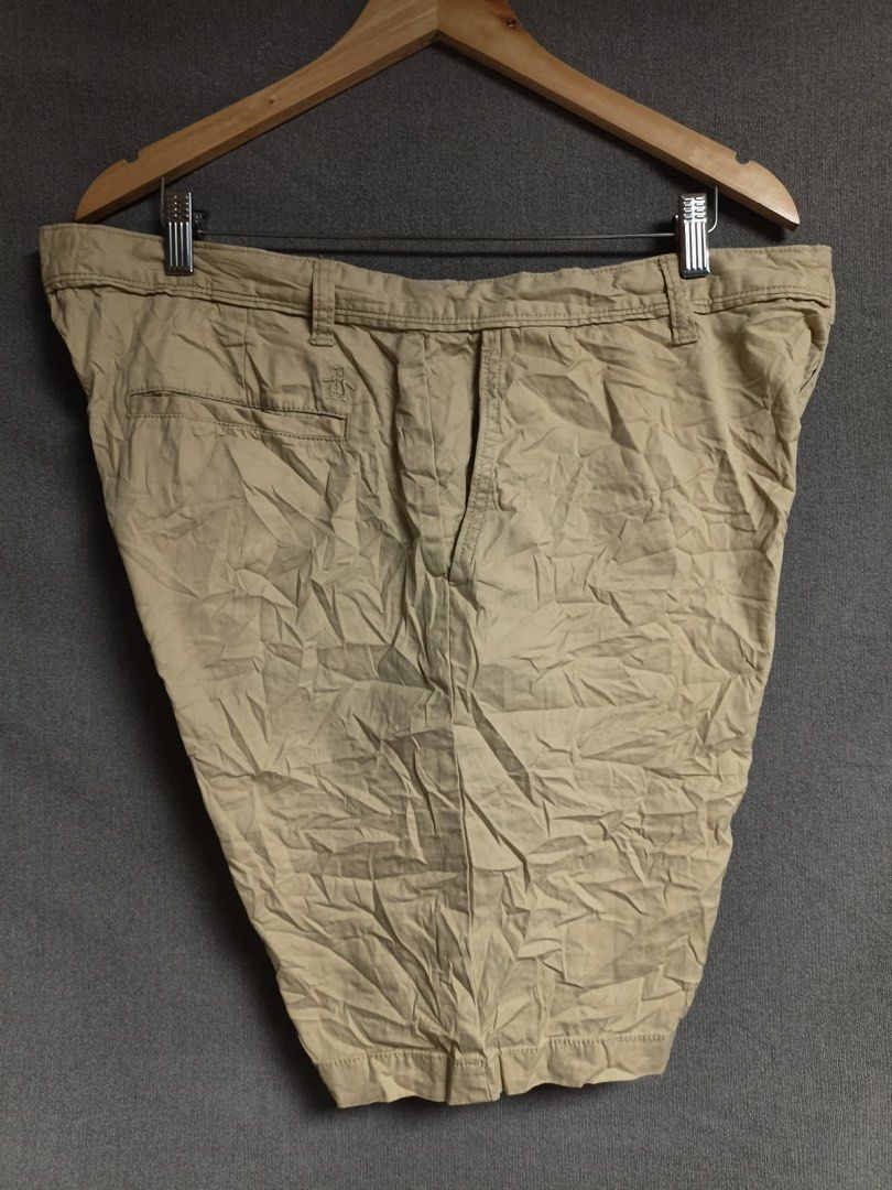 Penguin Walk Short (Category: Shorts) located in Cabuyao City. Submitted by ukaythriftshirt (Listing ID 1465696531, Image 2). Description: Penguin Walk Short Fresh from bale Excellent condition Waist 38 Length 20 Color rate 9/10 No hard issue need wash only - 550.