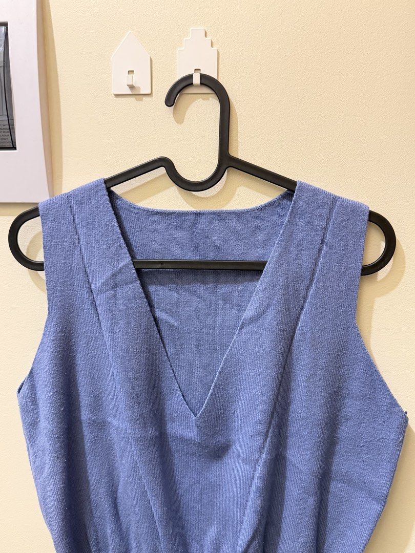 Peplum V-neck Vest (Category: Sleeveless) located in Manila. Submitted by xmagic.shopx (Listing ID 1465664469, Image 2). Description: .