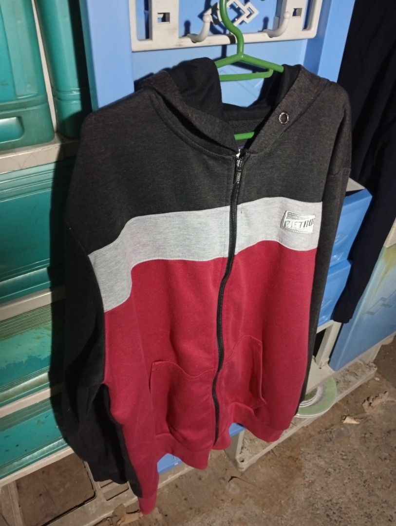 Petrol Zip Hoodie XL (Category: Coats, Jackets and Outerwear) located in Manila. Submitted by cheeey_18 (Listing ID 1465636859, Image 1). Description: .