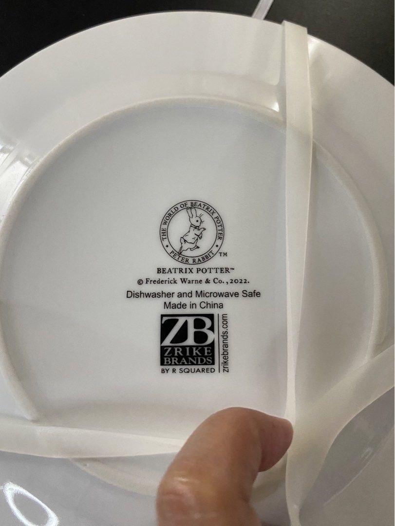 Petter Rabbit Salad Plate (Category: Dinnerware & Cutlery) located in Manila. Submitted by glen_n (Listing ID 1465721631, Image 3). Description: 🐰Petter Rabbit Salad Plate set of 4 (ceramic) Size: 8” Brand New / Never Used – only opened and stored ✅ No cracks, chips, or damage ✅ Dishwasher & microwave safe Received as a gift last Christmas, Selling because I’m decluttering and unfortunately won’t be using it. 🚚Strictly for pick-up or Lalamove o