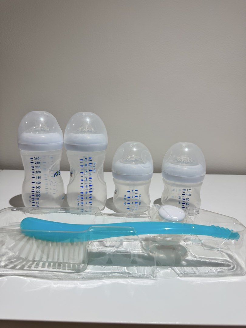 Philips Avent Natural Newborn Starter Set (Category: Breastfeeding & Bottle Feeding) located in Quezon City. Submitted by joyeusefille (Listing ID 1465635768, Image 2). Description: - Authentic Philips Avent Natural newborn starter set - Includes two 260ml/9oz bottles and two 125ml/4oz bottles - Comes with 1 pacifier and 1 curved bottle brush for easy cleaning - 0% BPA for baby's safety - Advanced anti-colic valve with skin-soft, flexible spiral 