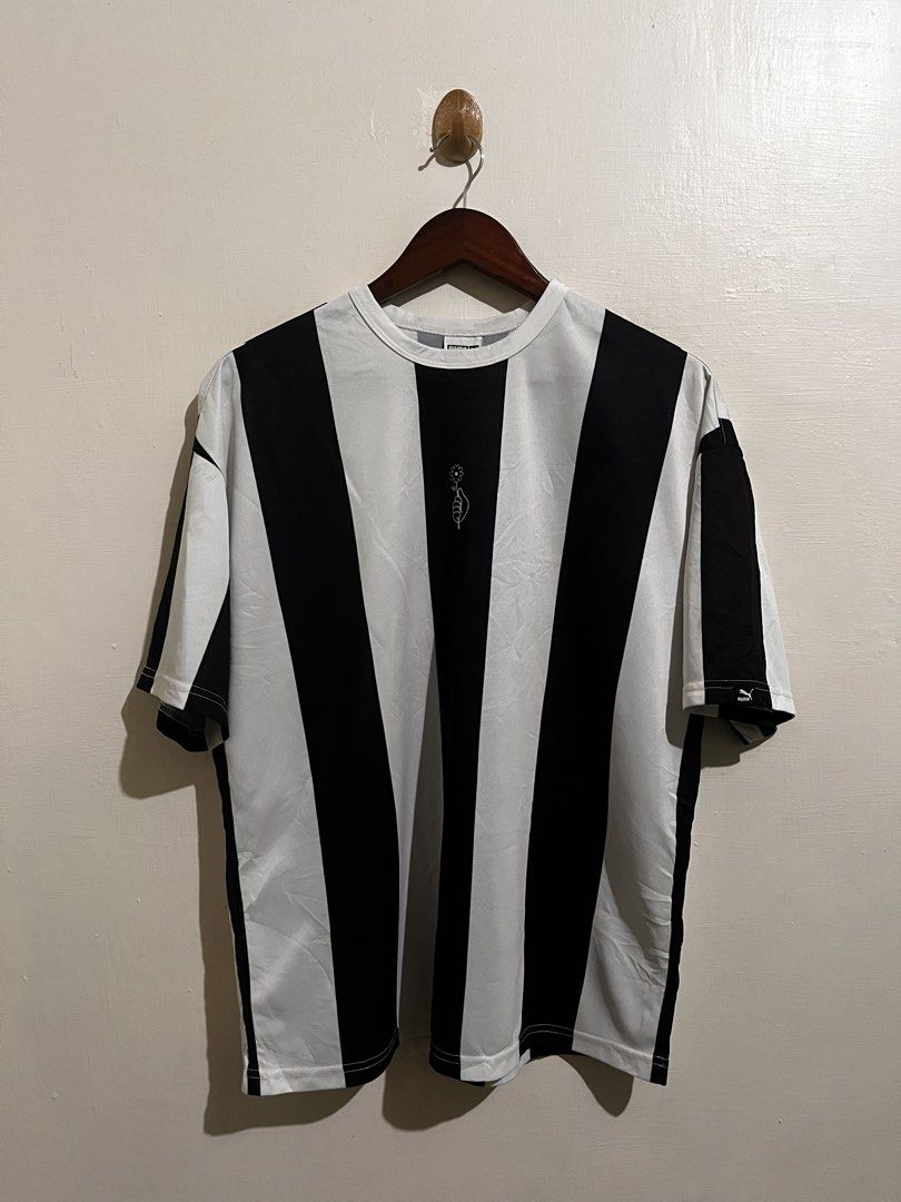 PIMA X BTS (Category: Activewear) located in Sagay. Submitted by jan_arvene (Listing ID 1465714938, Image 1). Description: 📌 P uma bts collection Size medium 27” length 23” width Good condition and color rate Jersey type No issues Pm.