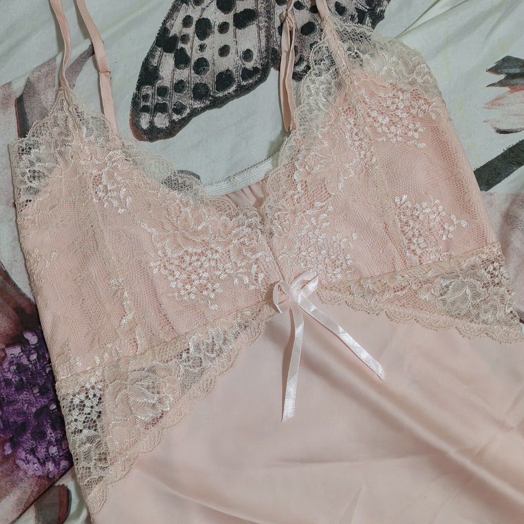 Pink Lace Cami Top (Category: Sleeveless) located in Maragondon. Submitted by wynne.picks (Listing ID 1465694960, Image 2). Description: Super Kinis Like New Cami Top No Flaws s-m.