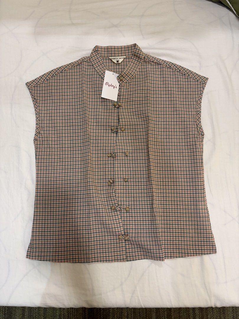 Plaid Sleeveless Mandarin Collar Top (Category: Sleeveless) located in Paranaque City. Submitted by mary_jj (Listing ID 1465674118, Image 1). Description: Purchased from Ruby’s in Japan.